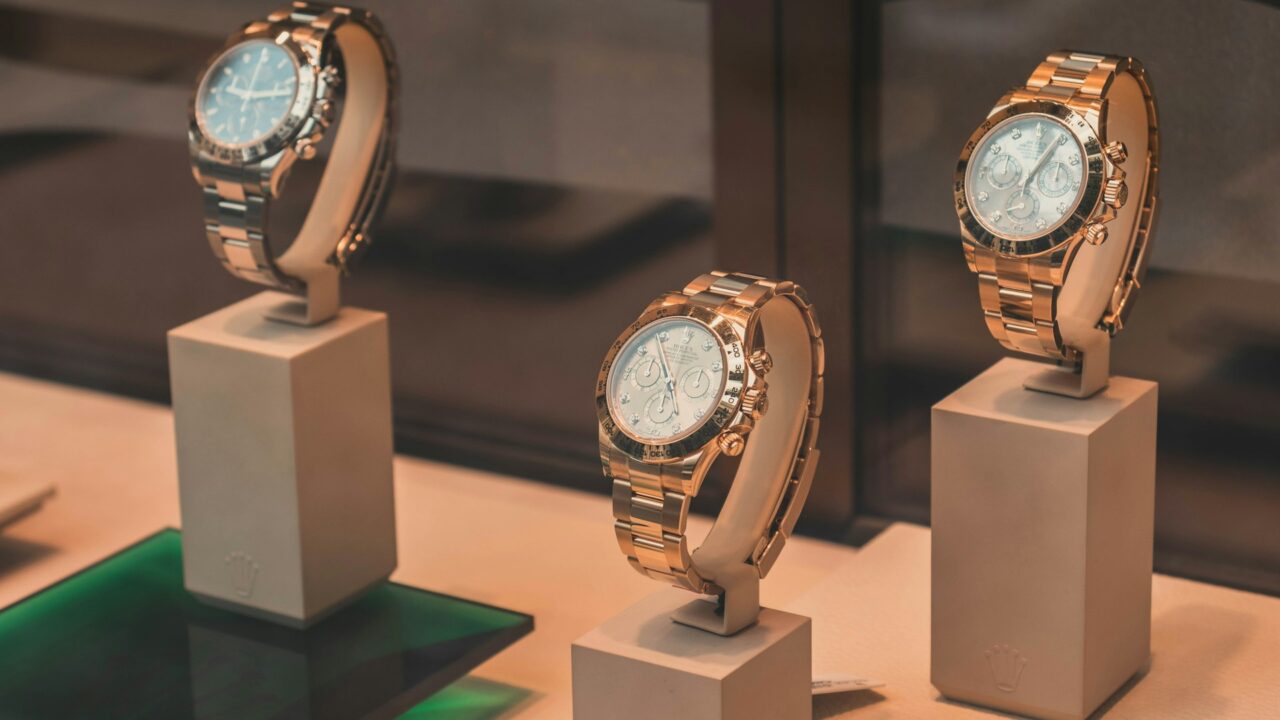 The Evolution and Convenience of Online Watch Shopping